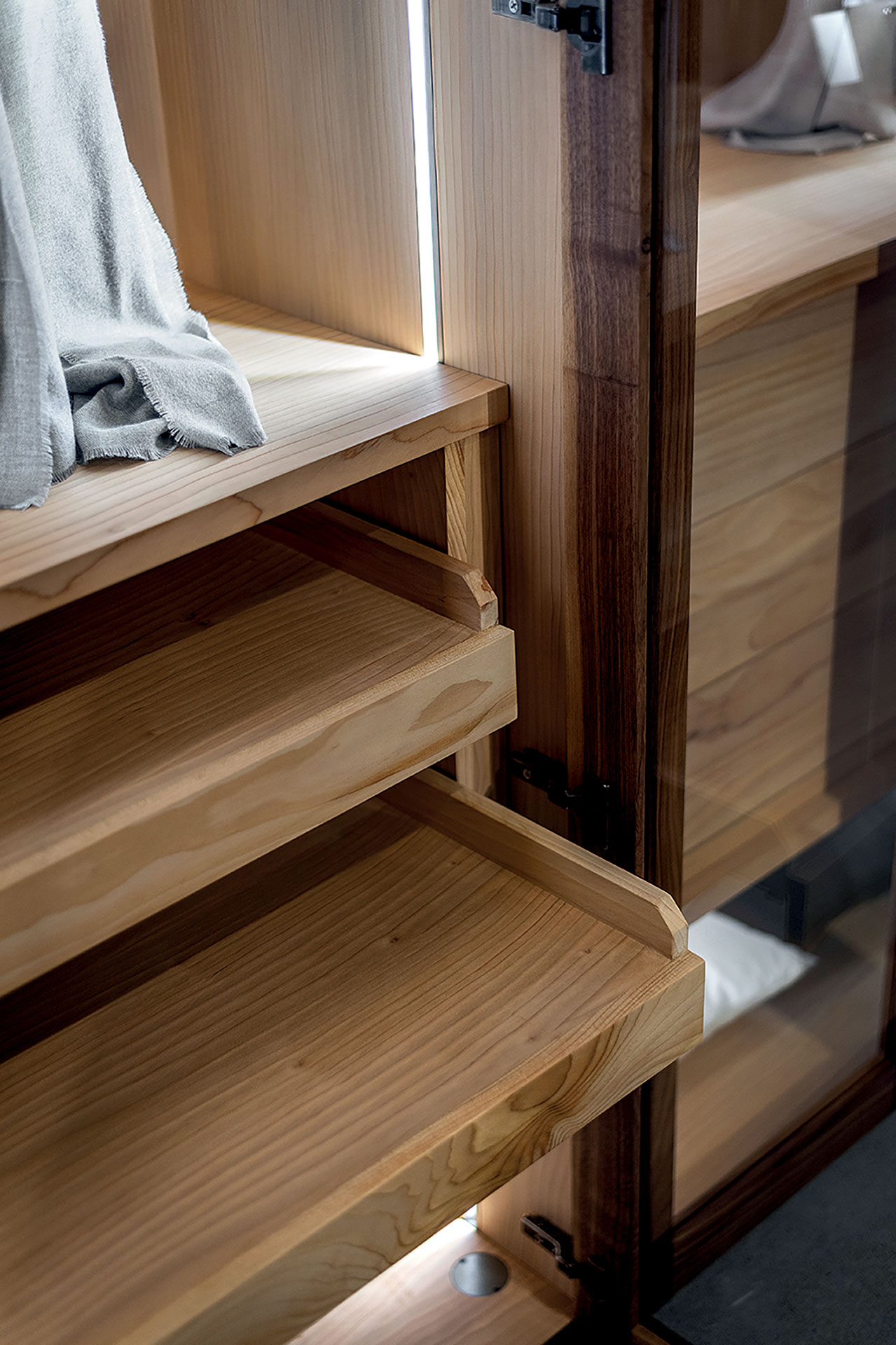 FOUR SEASONS GLASS Gallery 5